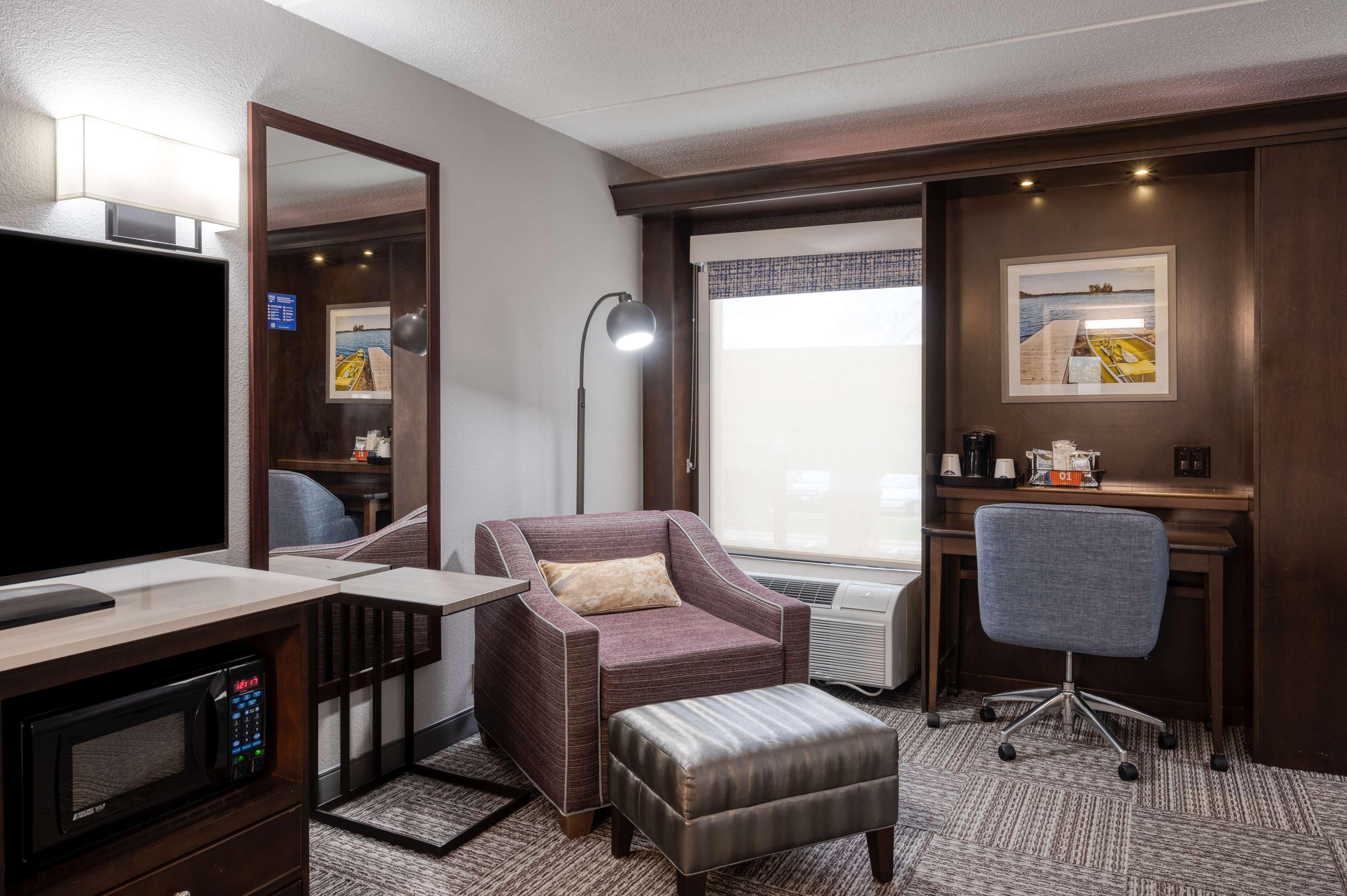 Hampton Inn Джейнсвилл Экстерьер фото