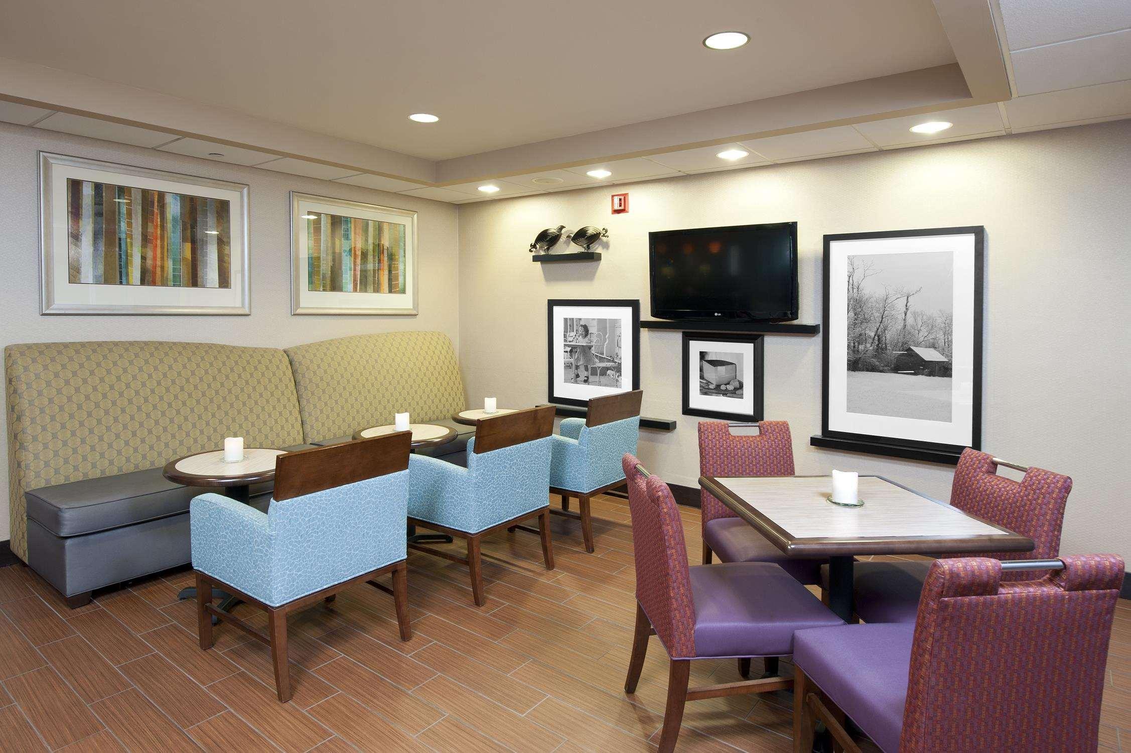 Hampton Inn Джейнсвилл Экстерьер фото