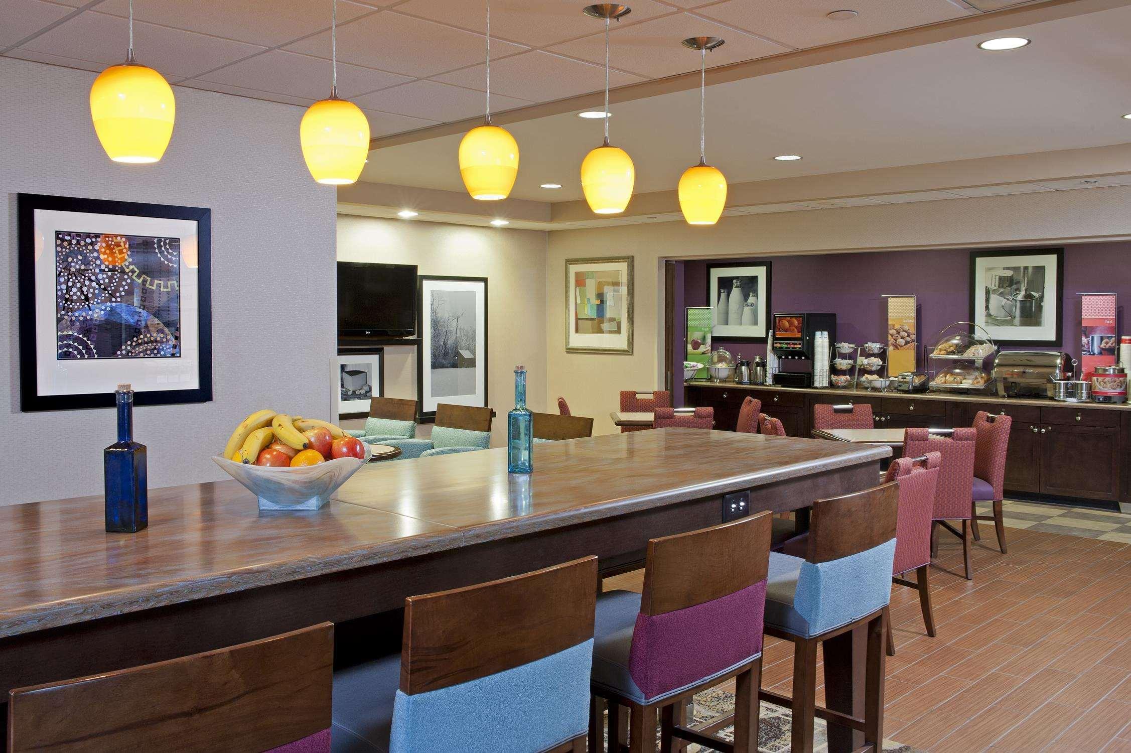 Hampton Inn Джейнсвилл Экстерьер фото