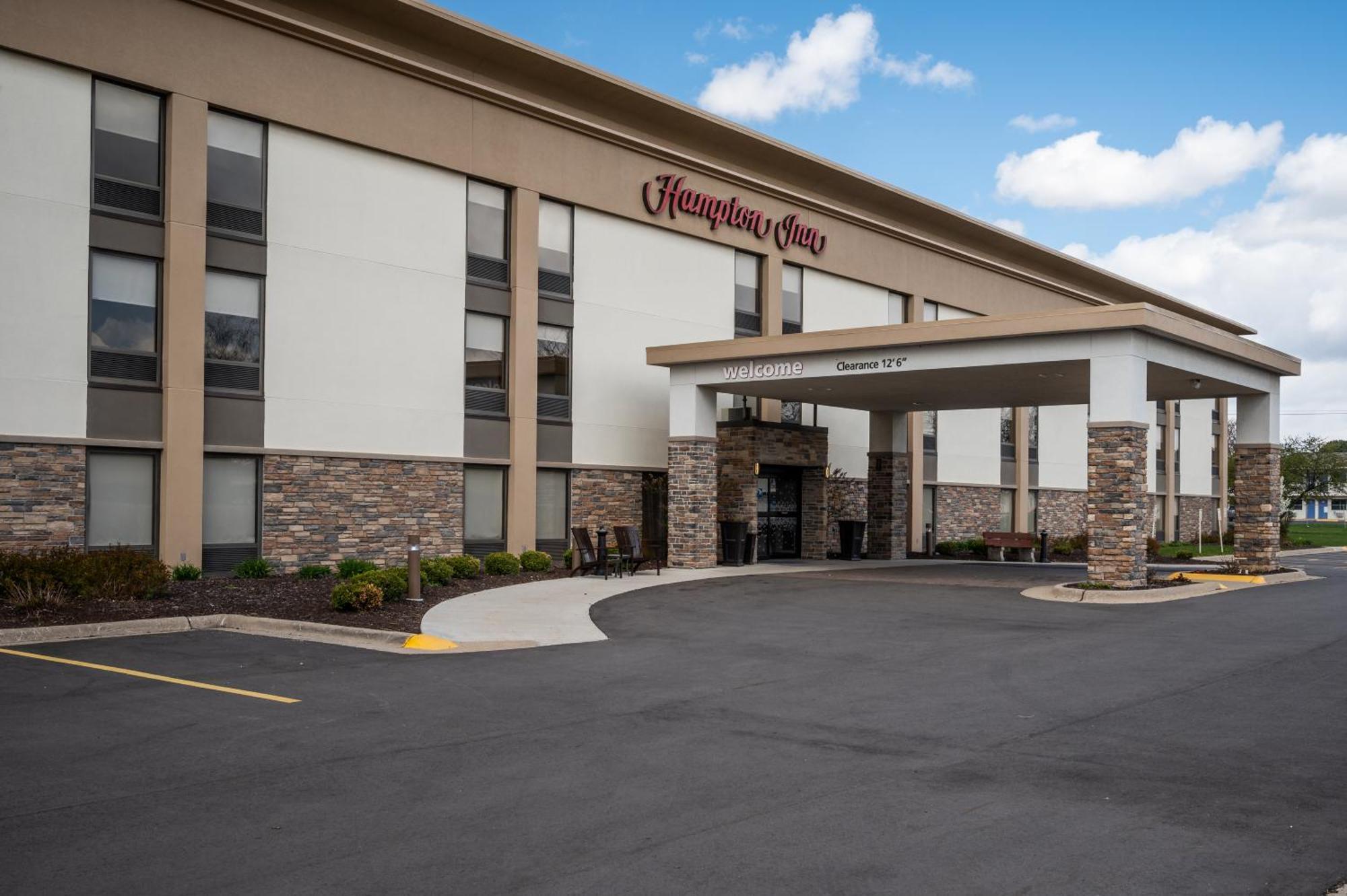 Hampton Inn Джейнсвилл Экстерьер фото